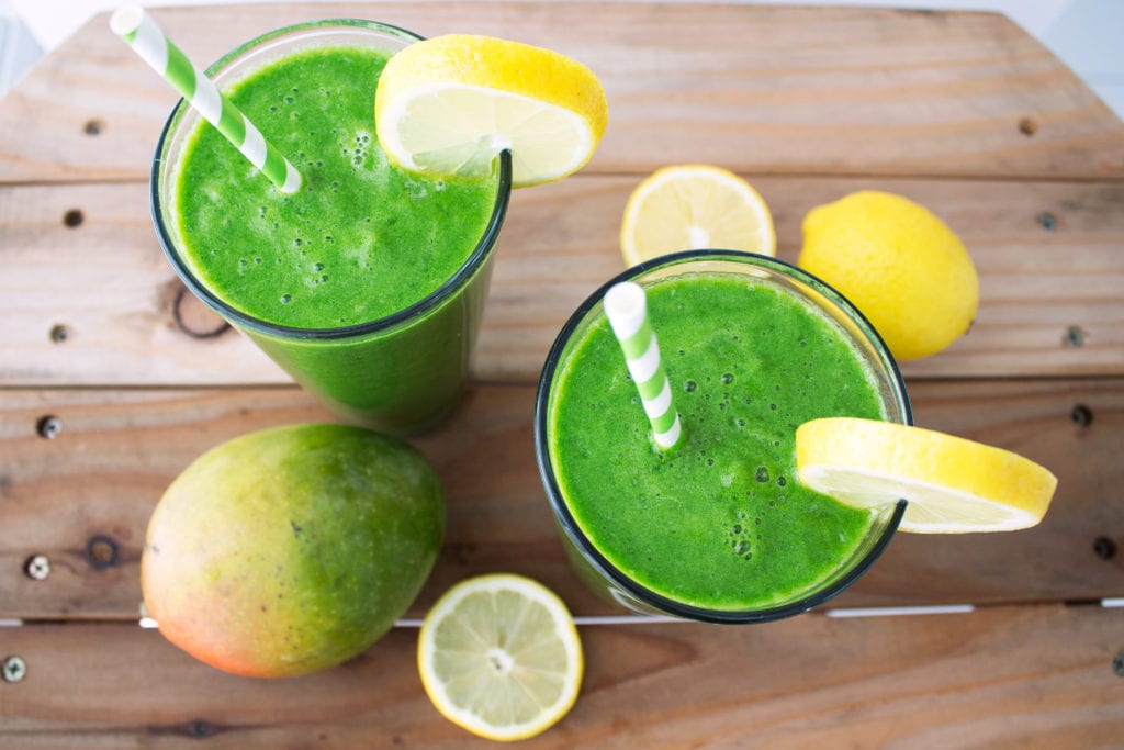 Tropical Green Juice {made in a blender!} | Kit's Coastal | #kitscoastal #coastalpaleo #paleo #vegan #greenjuice #vitamix