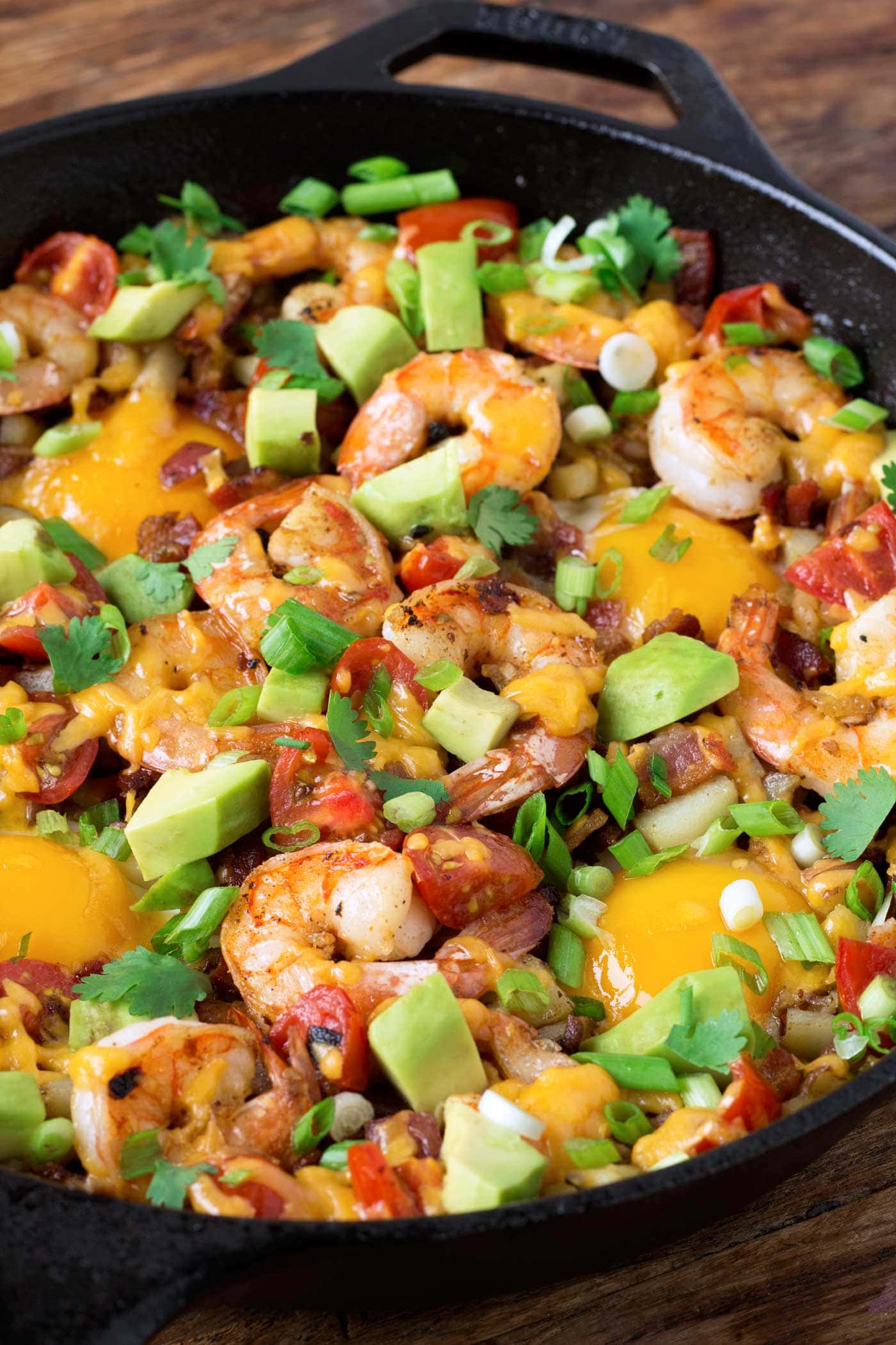 #brunchgoals! This healthy and delicous Coastal Breakfast Skillet recipe is perfect for a weekend brunch or breakfast and so easy to make! It's paleo, gluten free, and can be made dairy free and low carb/keto.