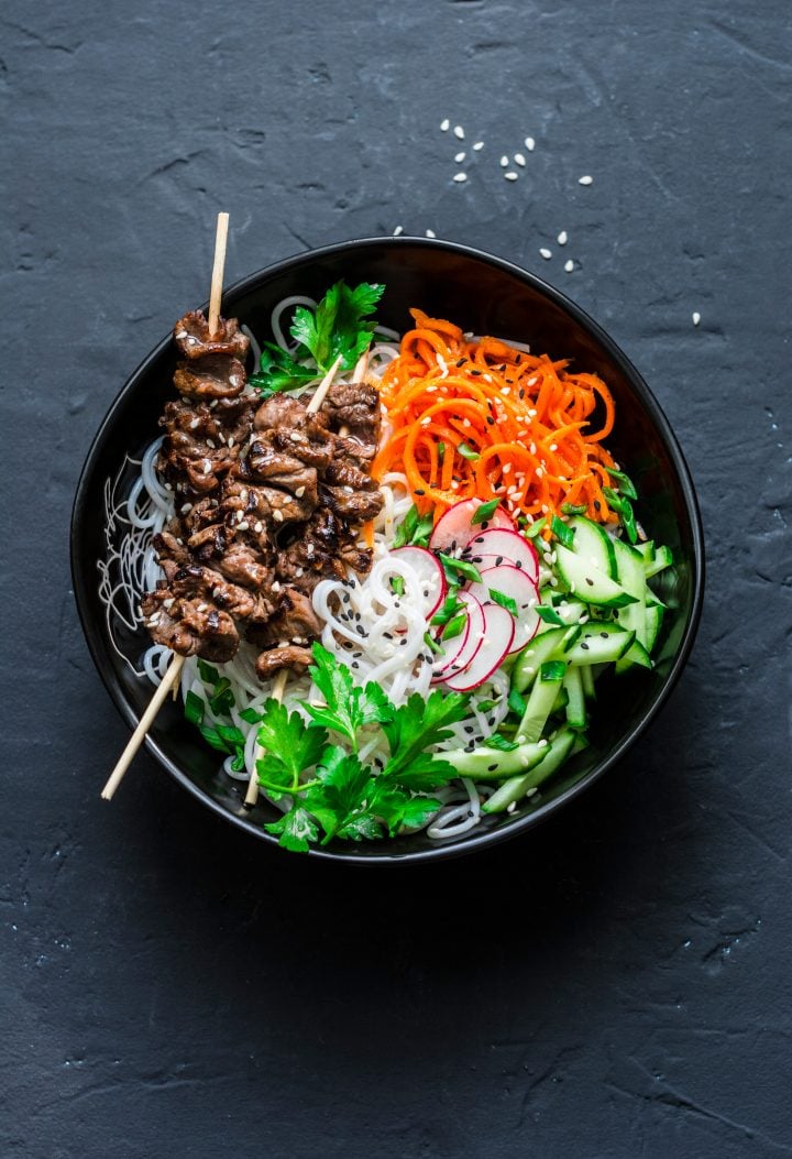 Noodle and beef bowl